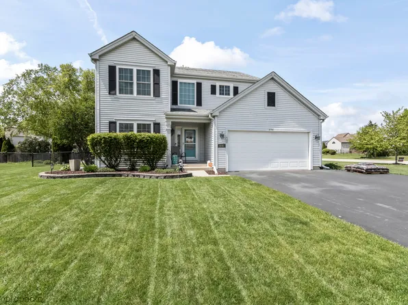698 Fenwick Ln, South Elgin, IL 60177
