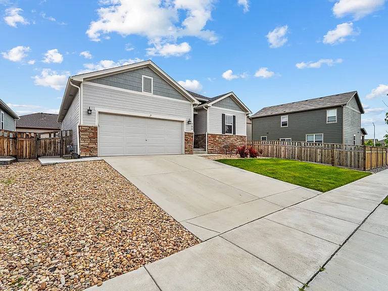 166 Gem Way — Photo 2
