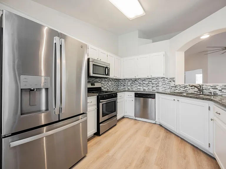 802 Airy Hill St — Photo 12