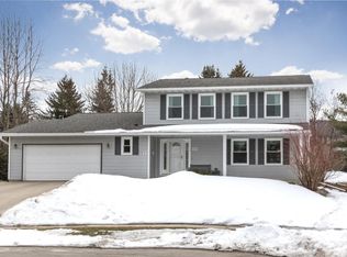 1018 High Meadow Ln SW, Rochester, MN 55902