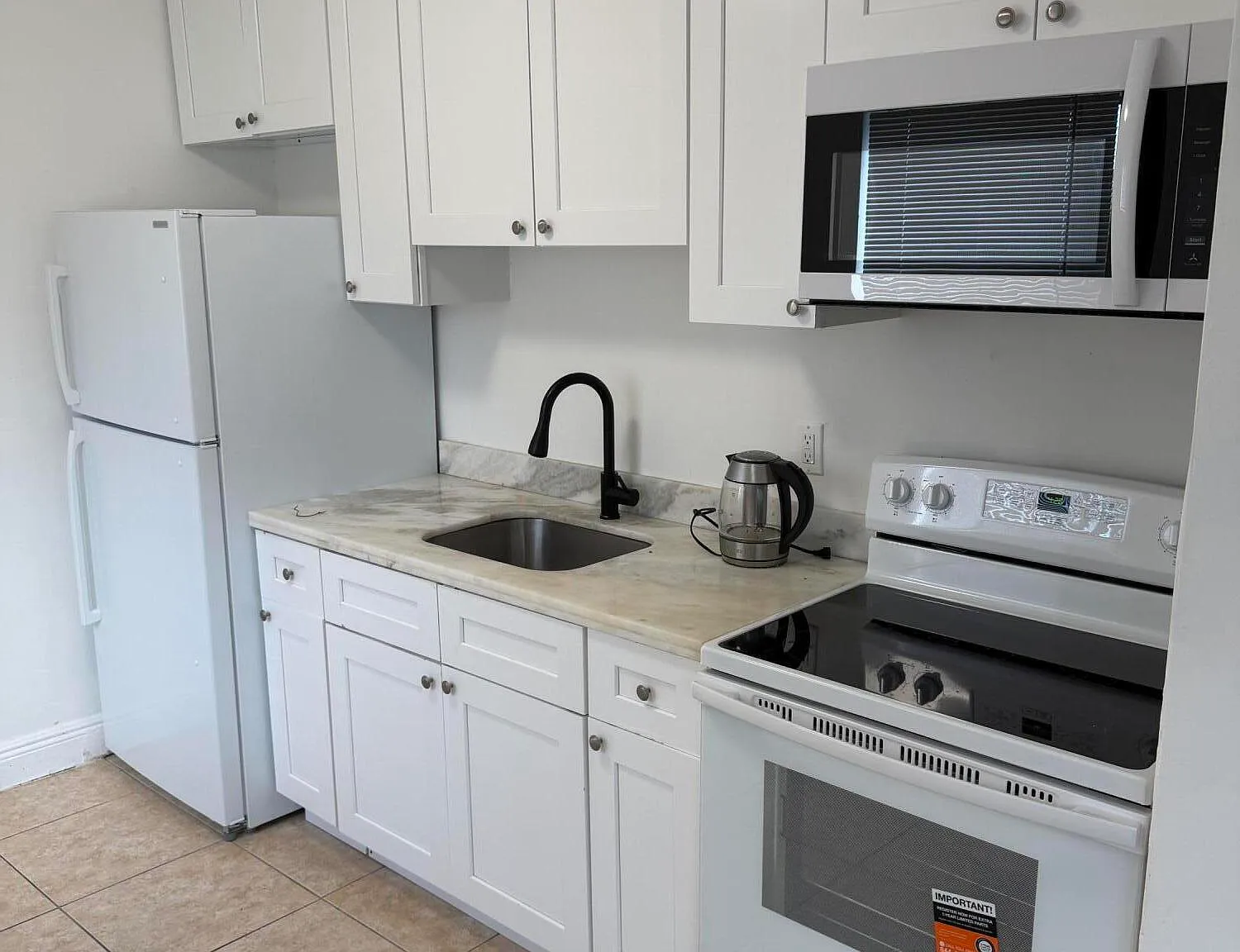 2 bed, 1.0 bath, 670 sqft, $2,000 — Photo 2