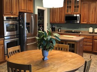 11168 Suffolk Dr, Hagerstown, MD 21742