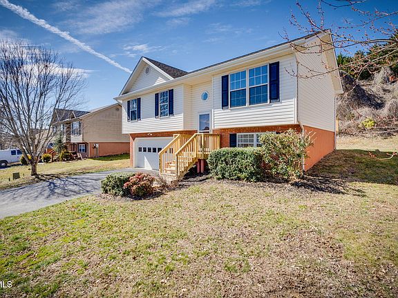 4th image of 1323 Meadow Creek Ln