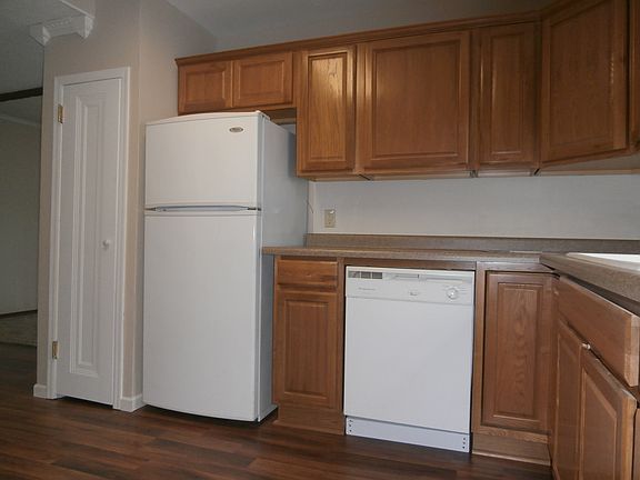 4th image of 2034 Butler Ave
