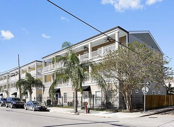 3rd image of 3203 Carondelet St Unit 202