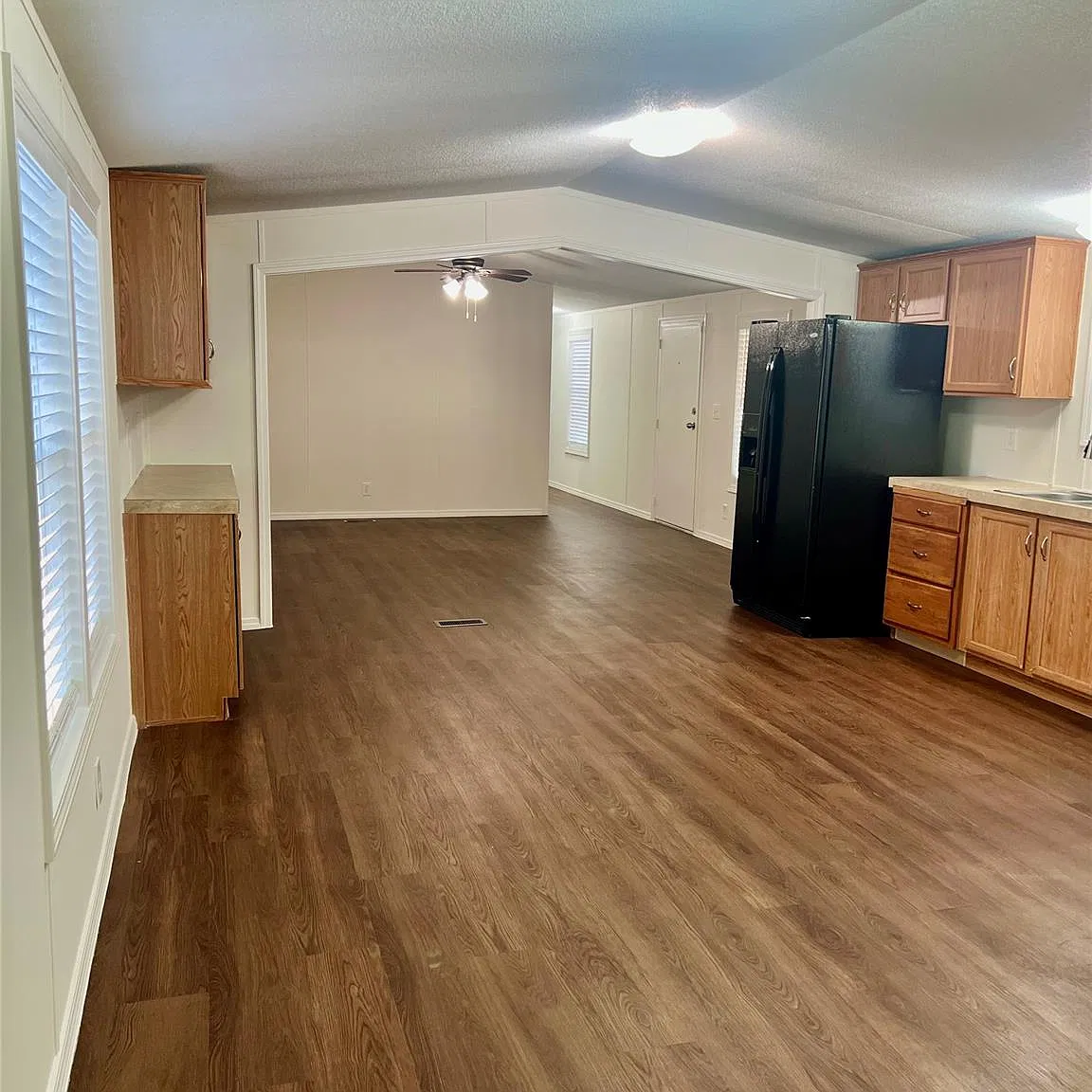 3 bed, 2.0 bath, 1216 sqft, $1,350 — Photo 3