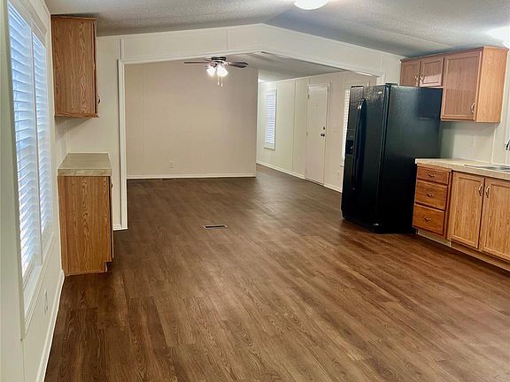 3rd image of 24413 Tree Ln