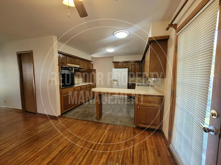 1402 W Lotus St — Photo 8