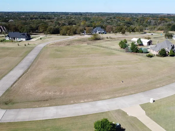 1277 Shadow Lakes Dr, Wills Point, TX 75169