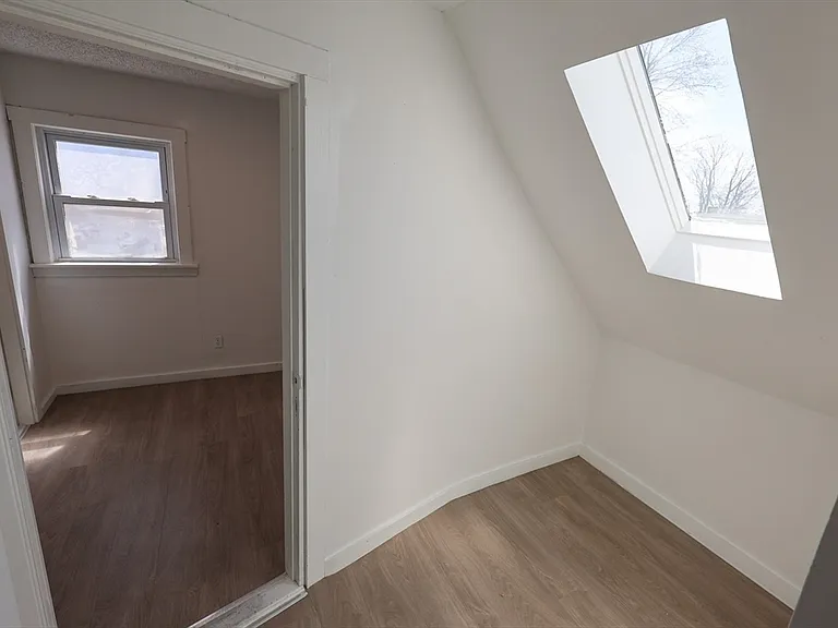 8 Colonial Ave #3 — Photo 10