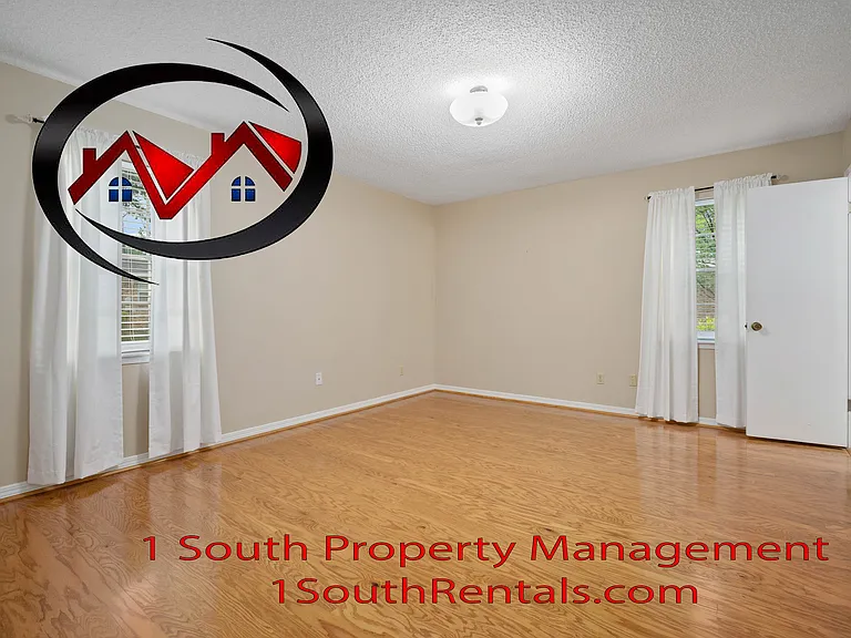 2205 Woodhillcrest Dr — Photo 7