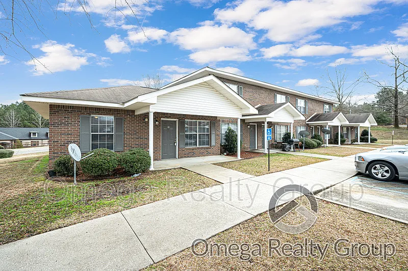 100 Egg And Butter Rd — Photo 2