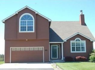 8830 Corliss Rd, De Soto, KS 66018