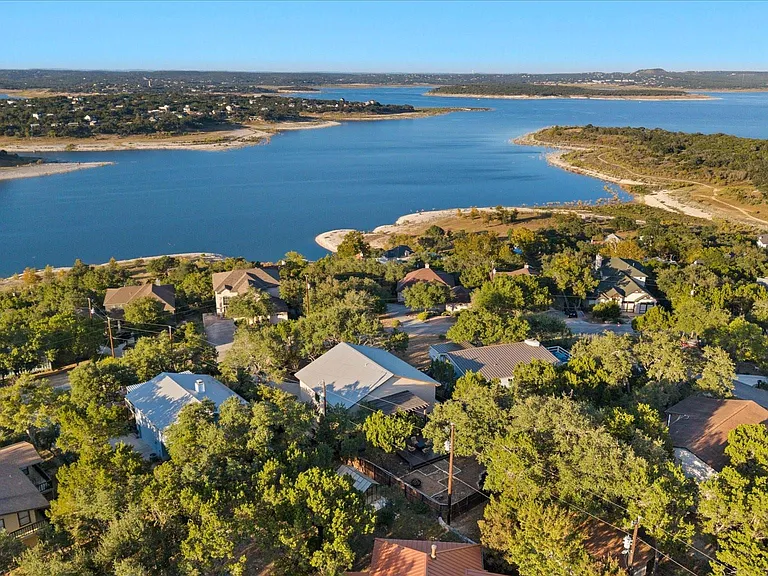 785 Lake Frst — Photo 43