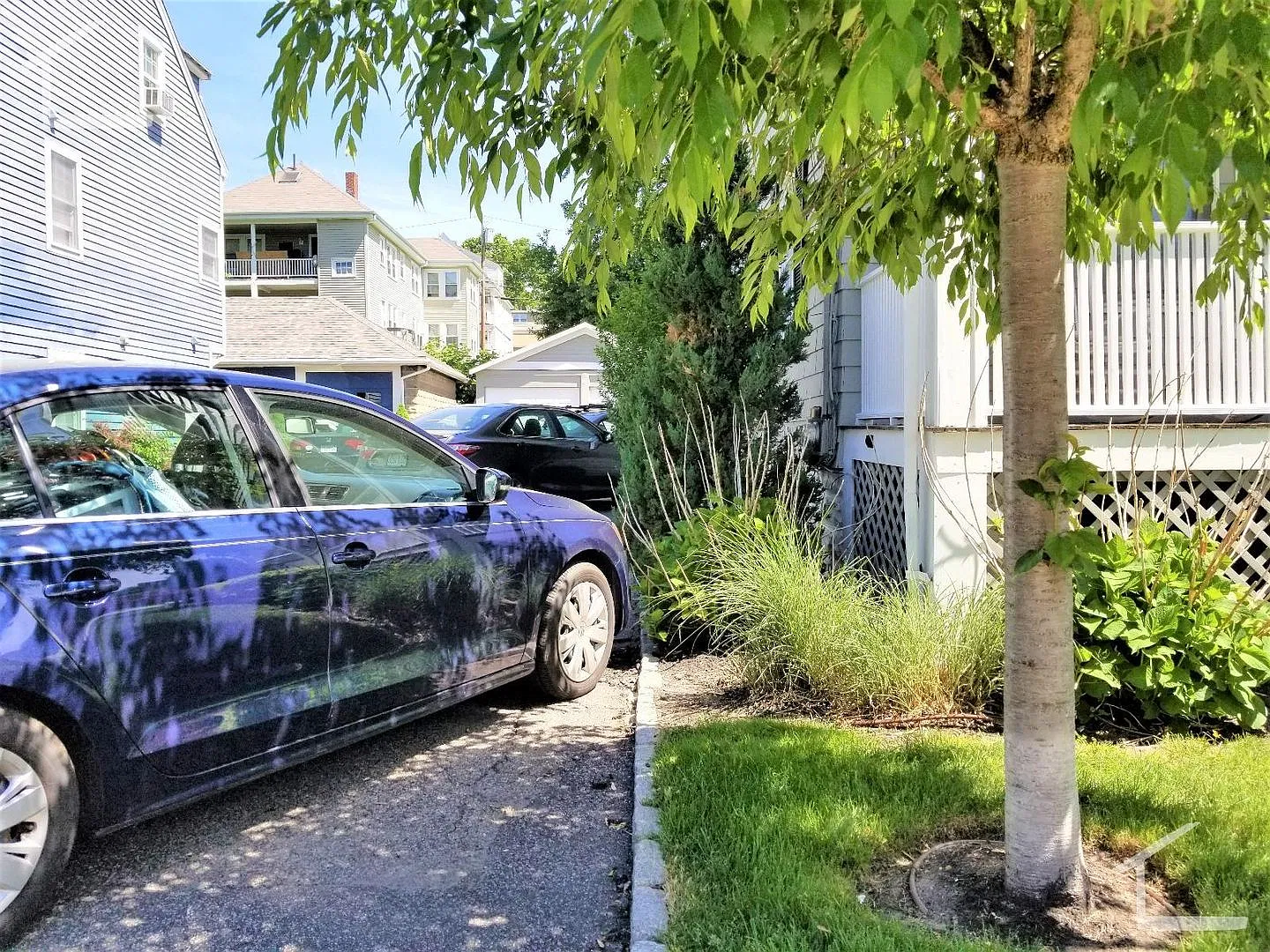 Charming 3 Bedroom-No Broker Fee — Photo 4