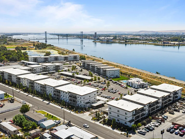 Columbia River Walk Apartments — Photo 66