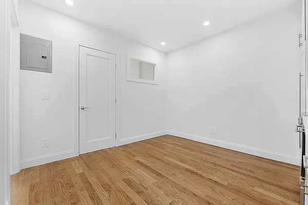 Rented by REAL New York | media 9