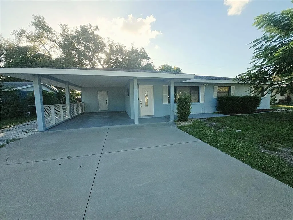 3 bed, 2.0 bath, 1144 sqft, $2,200 — Photo 2