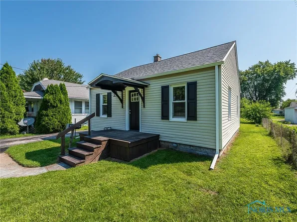 5836 Livingston Dr, Toledo, OH 43613