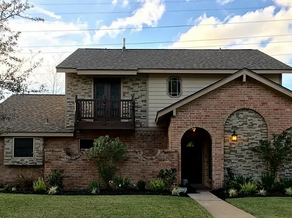 2912 Country Club Dr, Pearland, TX 77581