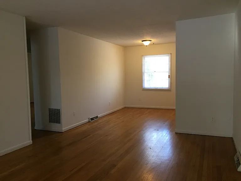 6 Lakewood Dr #3 — Photo 5