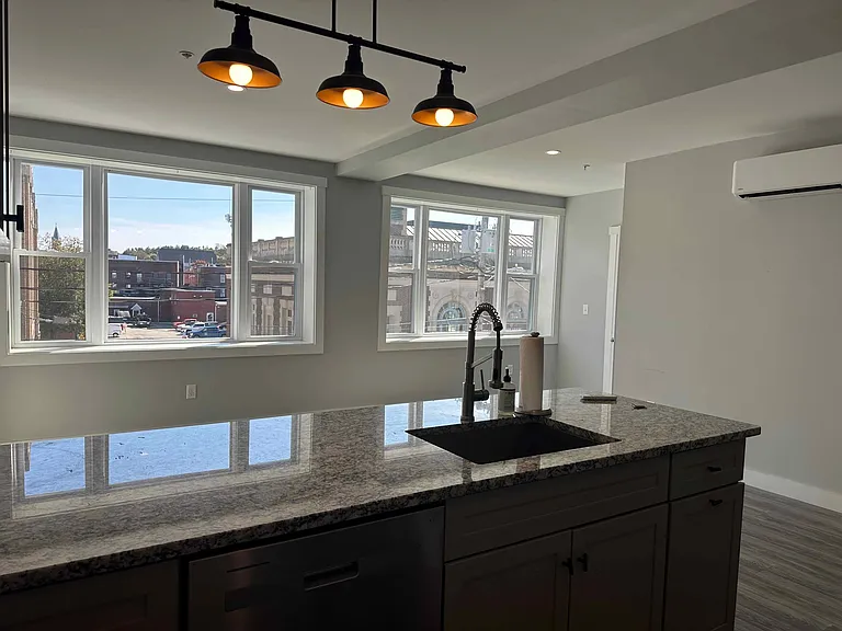 12 Washington St #302 — Photo 3