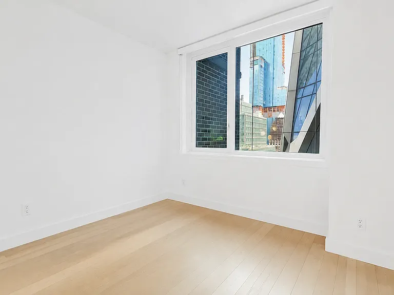 322 W 57th St #32K1 — Photo 5