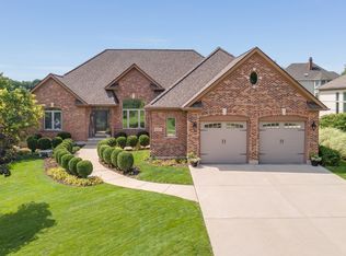 880 Longview Ct, Sugar Grove, IL 60554