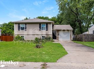 19112 E Ponca Dr, Independence, MO 64056
