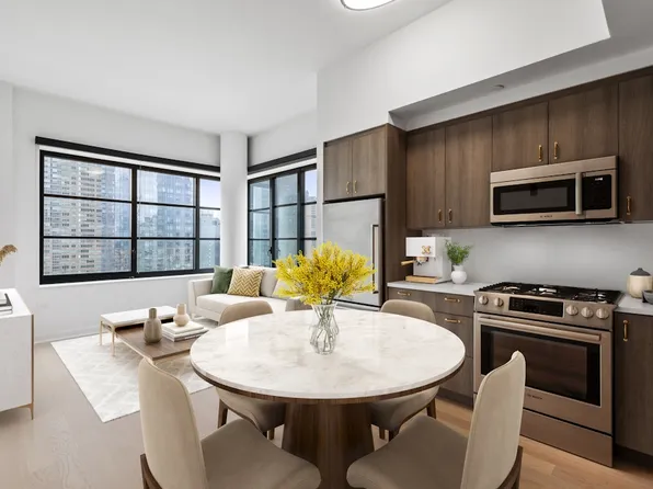 515 West 38th Street image 3 of 27