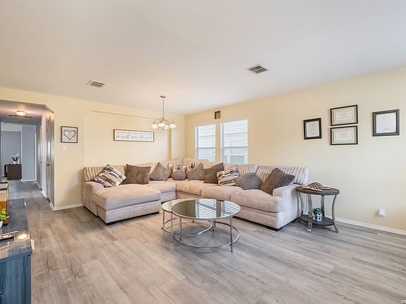 3rd image of 24703 Maple Crest