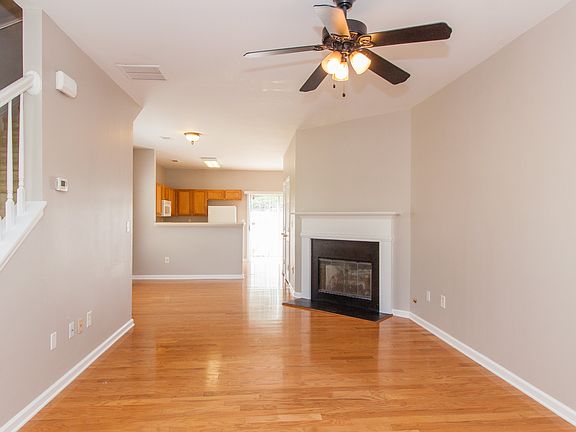 4th image of 3220 Hidden Cove Cir