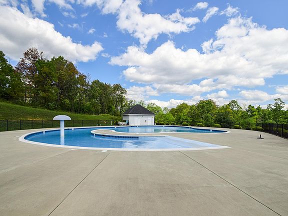 4th image of 7639 Nandina Dr