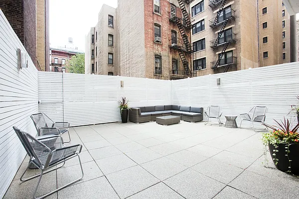 Rented by Stonehenge NYC LLC | media 8