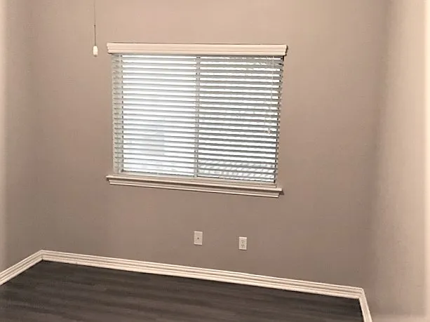 929 Kingwood Cir — Photo 16