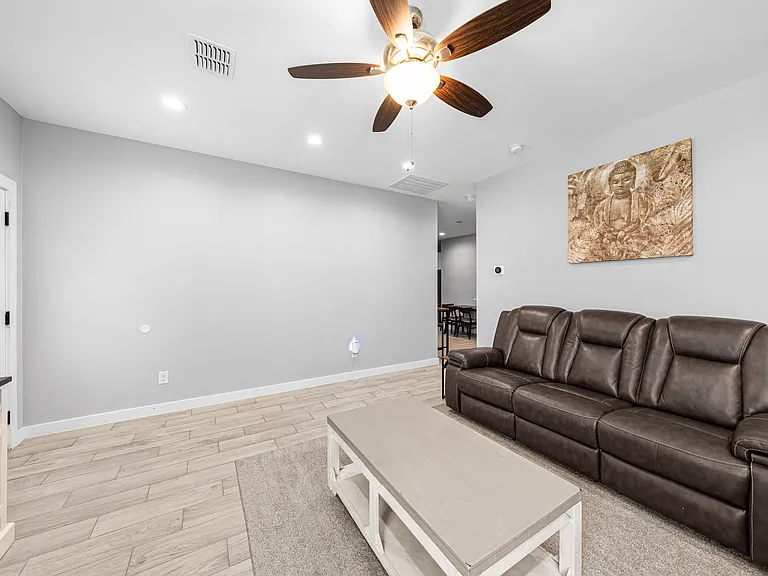 1614 Merritt Dr — Photo 5
