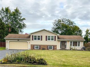 584 Wendemere Dr, Hubbard, OH