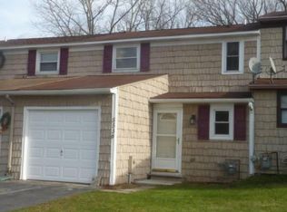 5539 Trastevere Rd, Clay, NY 13041