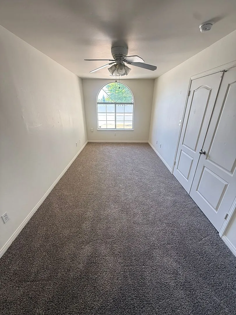 Spacious 3-Bedroom, 2-Bathroom Home in Desirable Northwest Bakersfield — Photo 4
