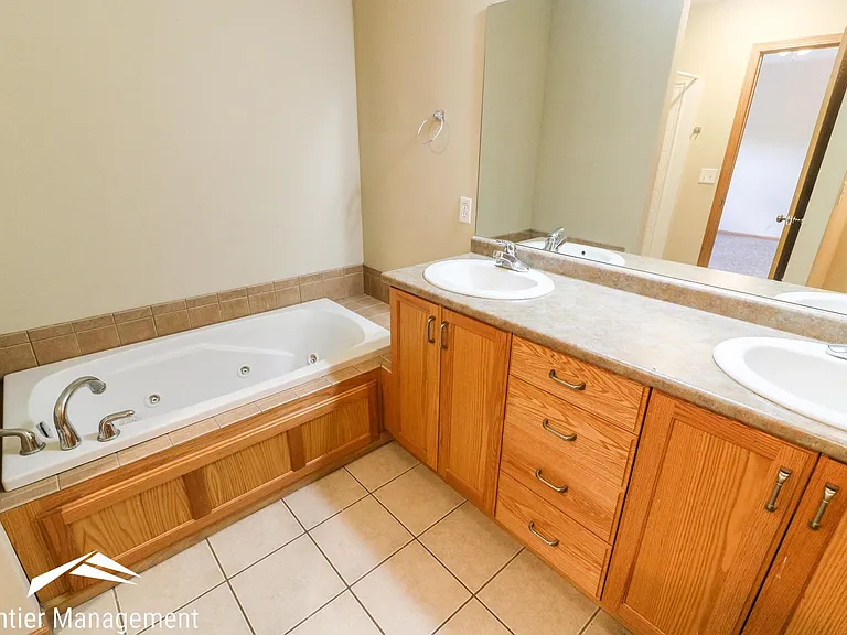 2714 Donnas Way — Photo 10