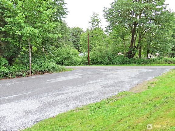 3rd image of 6732 Skinner Road