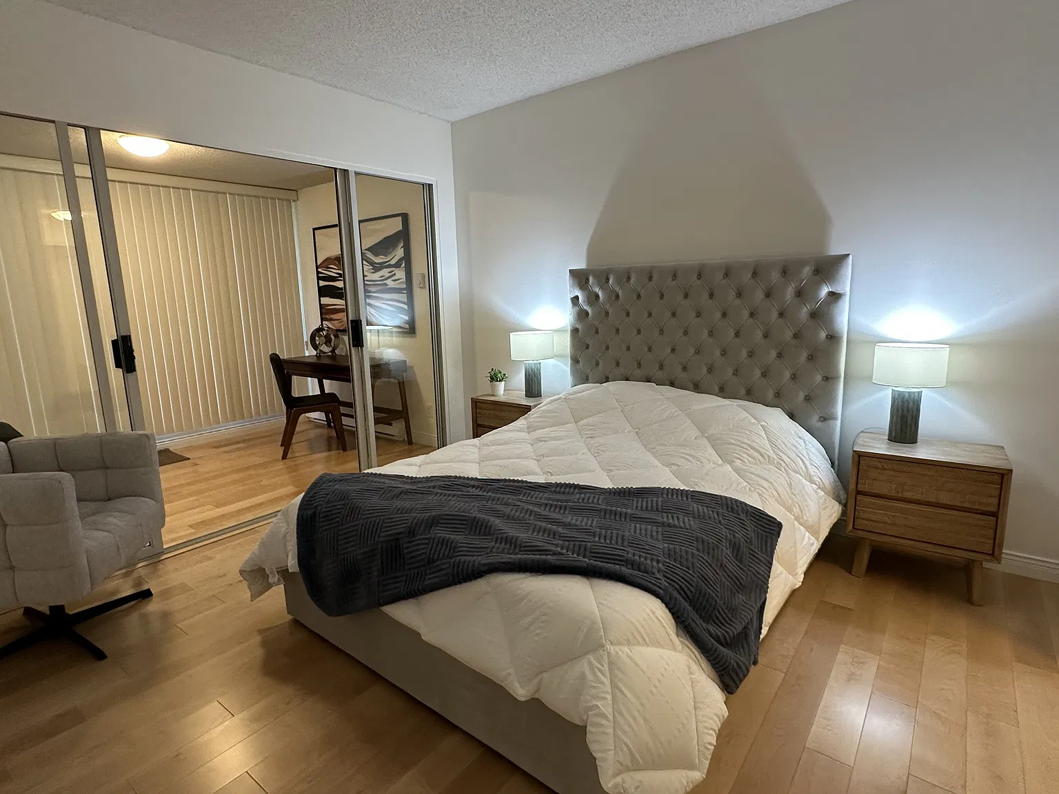 2 bed, 1000 sqft, $3,900 — Photo 3
