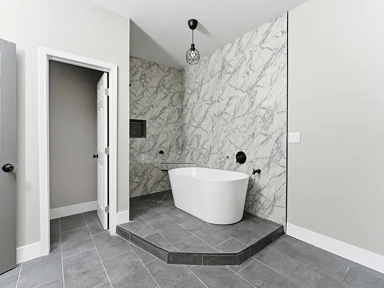 1409 NW Dr NW — Photo 8