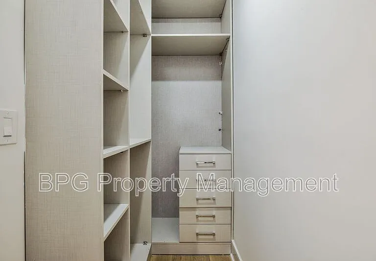 3921 W St NW #1 — Photo 32