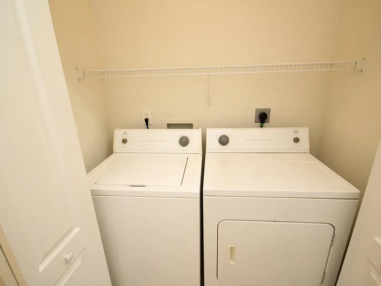 1515 Hutton Way #B1 — Photo 4