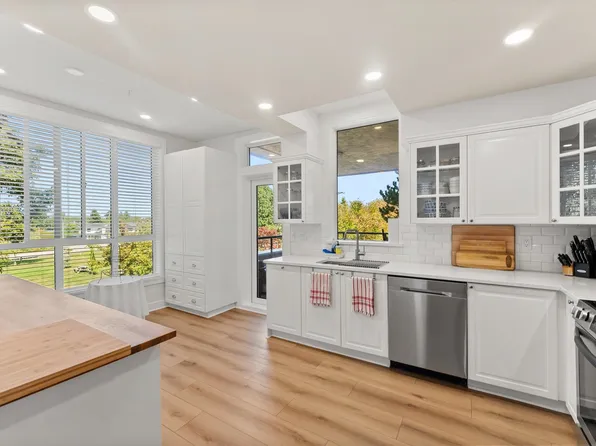 12873 Railway Ave #221, Richmond, BC V7E 6K3