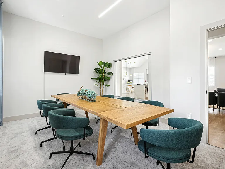 The Lennox — Photo 28