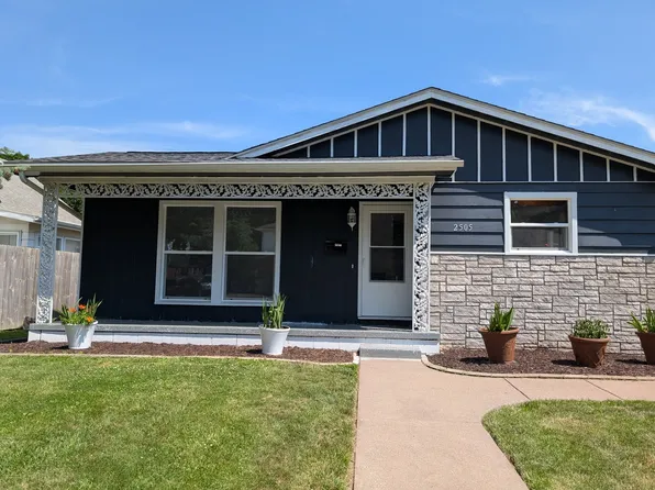 2505 23rd Ave #B, Moline, IL 61265