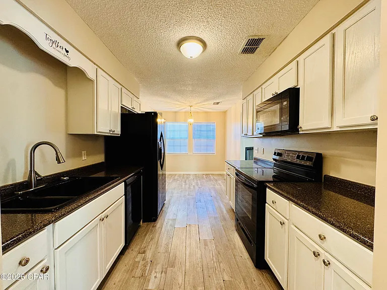 163 Lauren Ln — Photo 3