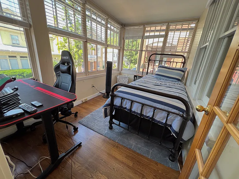 Den / Bedroom 3